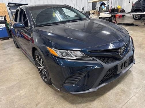 Galactic Aqua Mica 2019 Toyota Camry SE