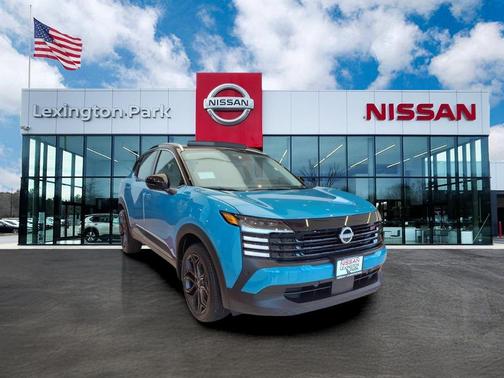 Arctic Ice Blue Metallic/Super Black 2026 Nissan Kicks SR