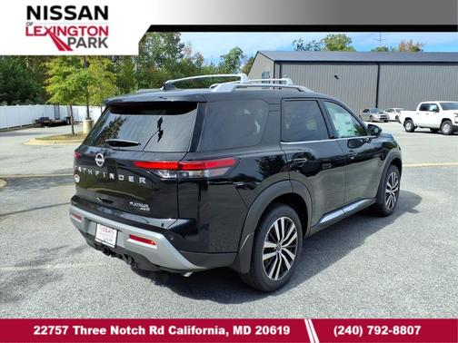 2025 Nissan Pathfinder Platinum 4WD