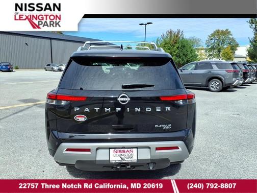 2025 Nissan Pathfinder Platinum 4WD
