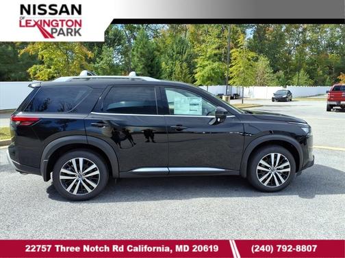 2025 Nissan Pathfinder Platinum 4WD