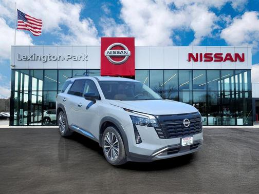 Boulder Gray Pearl 2026 Nissan Pathfinder Platinum