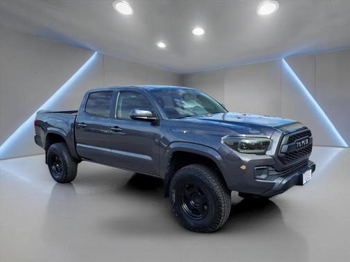 2016 Toyota Tacoma SR