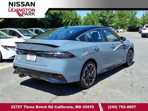 Atlantic Gray Metallic/Super Black 2026 Nissan Sentra SR