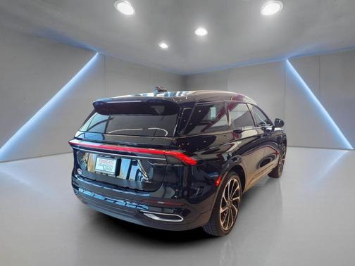 2024 Lincoln Nautilus Black Label