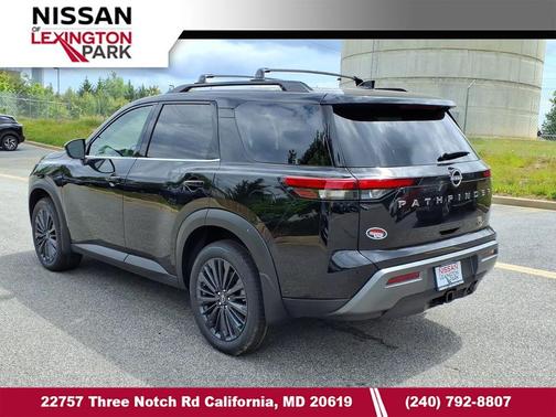 Super Black 2026 Nissan Pathfinder SL