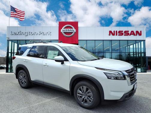 2025 Nissan Pathfinder SV 4WD