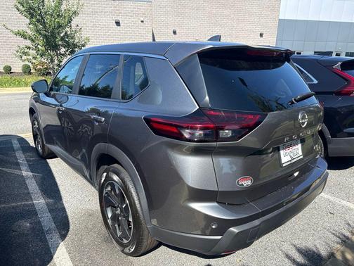 Gun Metallic 2025 Nissan Rogue SV