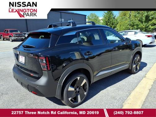 Super Black 2026 Nissan Kicks SR
