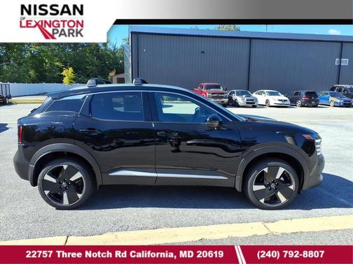 Super Black 2026 Nissan Kicks SR