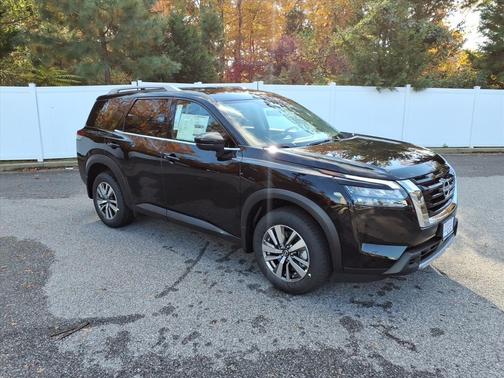 2025 Nissan Pathfinder SL 4WD