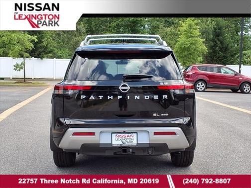 2025 Nissan Pathfinder SL 4WD
