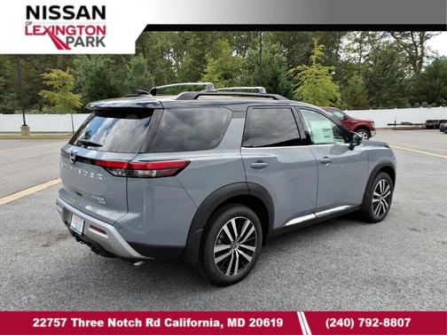 2025 Nissan Pathfinder Platinum 4WD