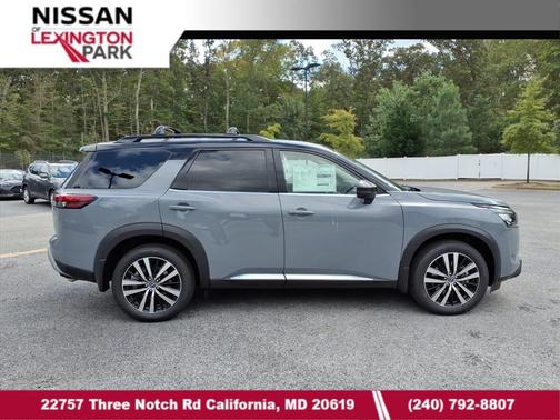 2025 Nissan Pathfinder Platinum 4WD