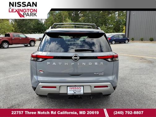 2025 Nissan Pathfinder Platinum 4WD