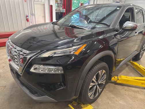 Super Black 2023 Nissan Rogue SV