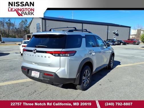 2025 Nissan Pathfinder SV 4WD