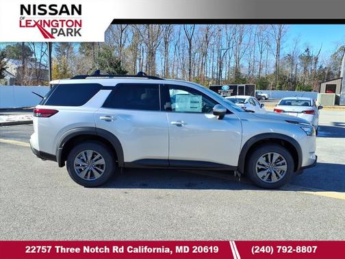 2025 Nissan Pathfinder SV 4WD