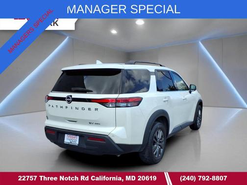 Pearl White Tricoat 2024 Nissan Pathfinder SV 4WD