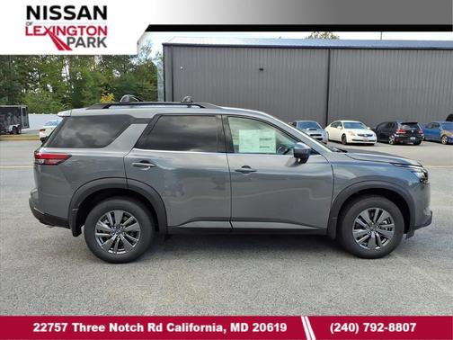 2025 Nissan Pathfinder SV 4WD