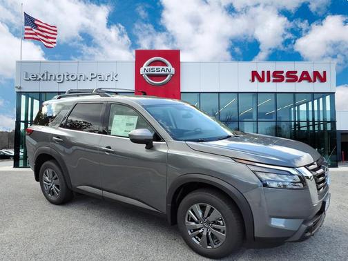 2025 Nissan Pathfinder SV 4WD