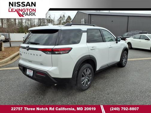 2025 Nissan Pathfinder SV 4WD