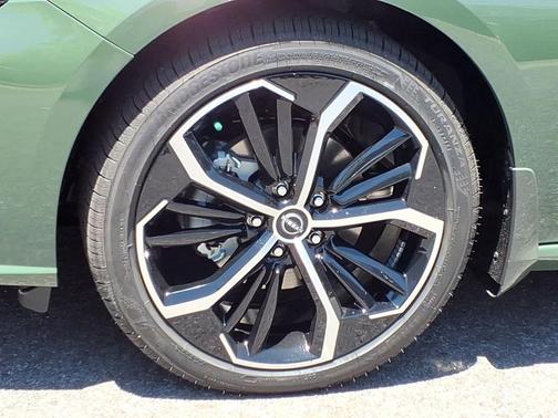 Tactical Green Metallic/Super Black 2026 Nissan Altima SR FWD