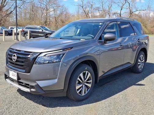 2025 Nissan Pathfinder SL 4WD