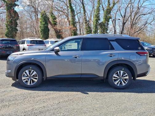 2025 Nissan Pathfinder SL 4WD