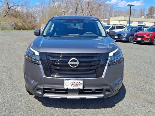 2025 Nissan Pathfinder SL 4WD