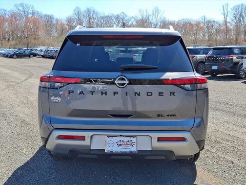 2025 Nissan Pathfinder SL 4WD