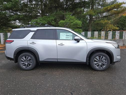 2025 Nissan Pathfinder SV 4WD