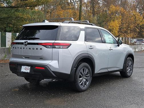 2025 Nissan Pathfinder SV 4WD