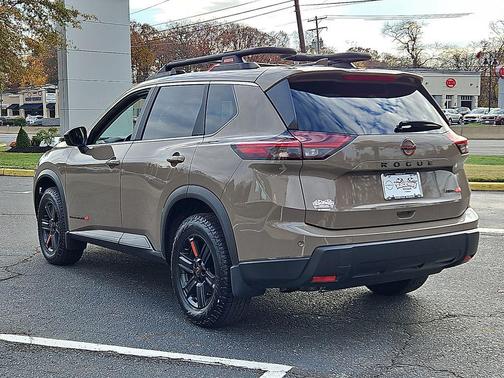 2025 Nissan Rogue Rock Creek