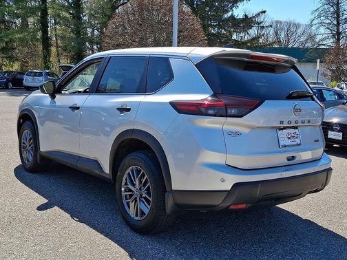 Brilliant Silver Metallic 2025 Nissan Rogue S