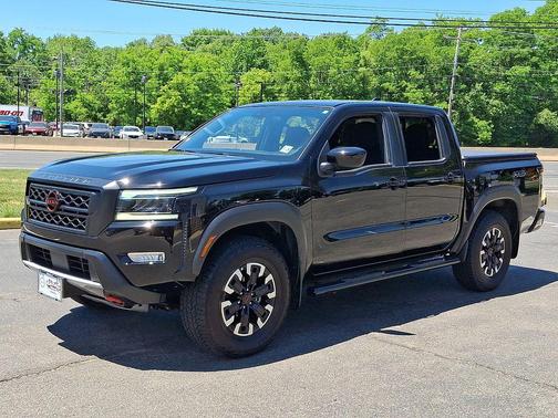 Super Black 2024 Nissan Frontier PRO-4X