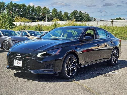 Super Black Clearcoat 2026 Nissan Altima SR FWD