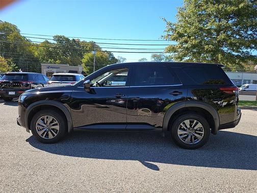 2024 Nissan Pathfinder S 4WD