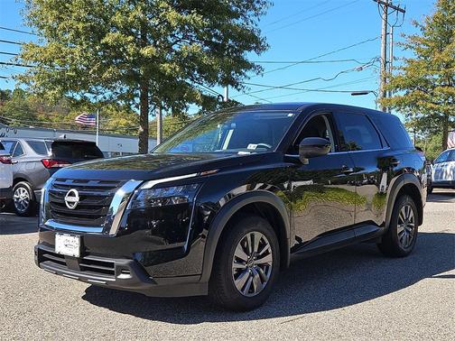 2024 Nissan Pathfinder S 4WD