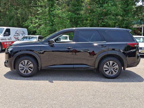 Super Black 2024 Nissan Pathfinder S 4WD