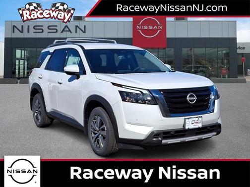 2025 Nissan Pathfinder SL 4WD