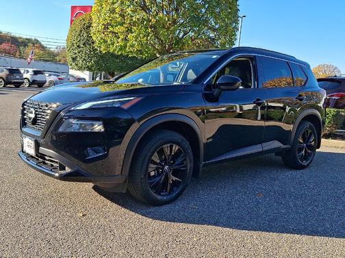 Super Black 2023 Nissan Rogue SV