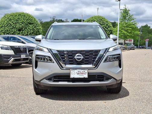 Brilliant Silver Metallic 2023 Nissan Rogue SV