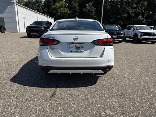 2025 Nissan Versa 1.6 SV
