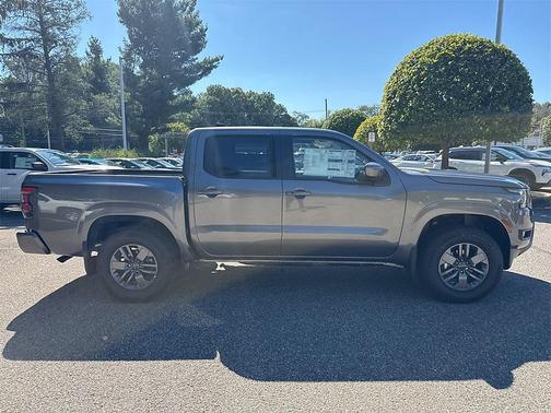 2025 Nissan Frontier SV