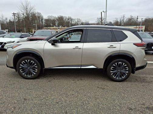 2025 Nissan Rogue Platinum