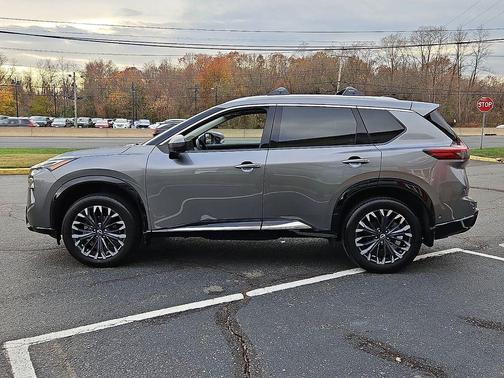 2025 Nissan Rogue Platinum