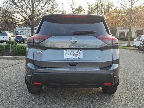 2025 Nissan Rogue SV