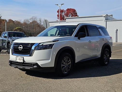 2025 Nissan Pathfinder S 4WD