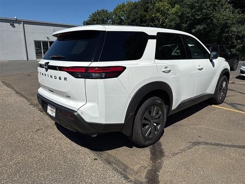 2025 Nissan Pathfinder S